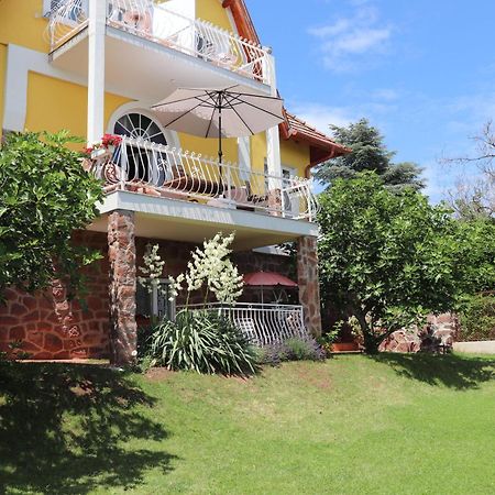 Gyoengyoem Apartman Balatonalmádi Exterior foto