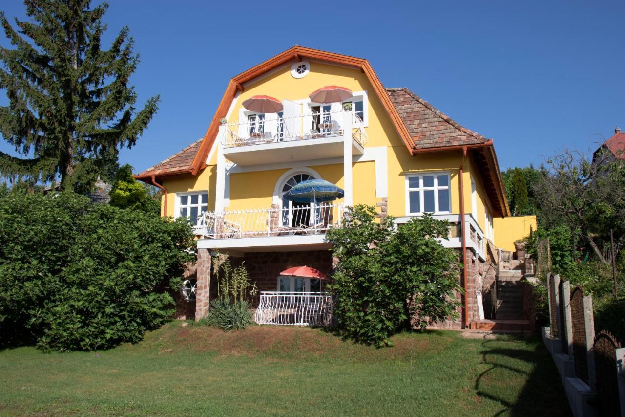 Gyoengyoem Apartman Balatonalmádi Exterior foto