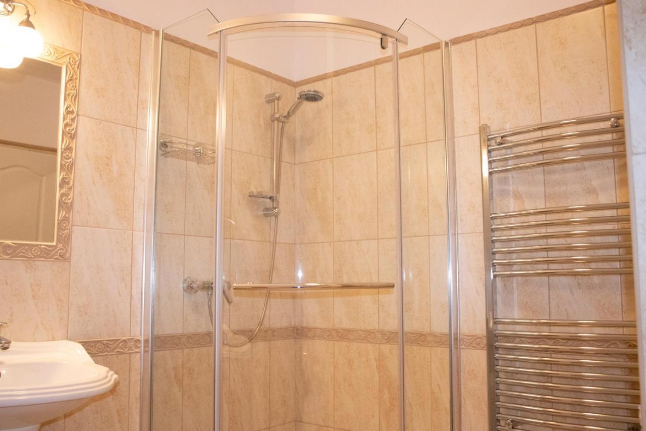 Gyoengyoem Apartman Balatonalmádi Exterior foto
