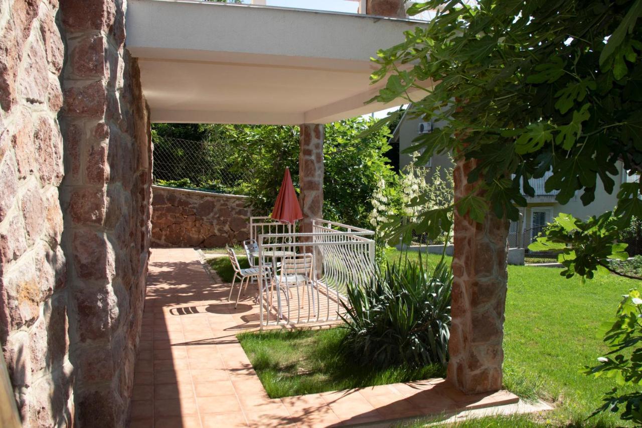 Gyoengyoem Apartman Balatonalmádi Exterior foto